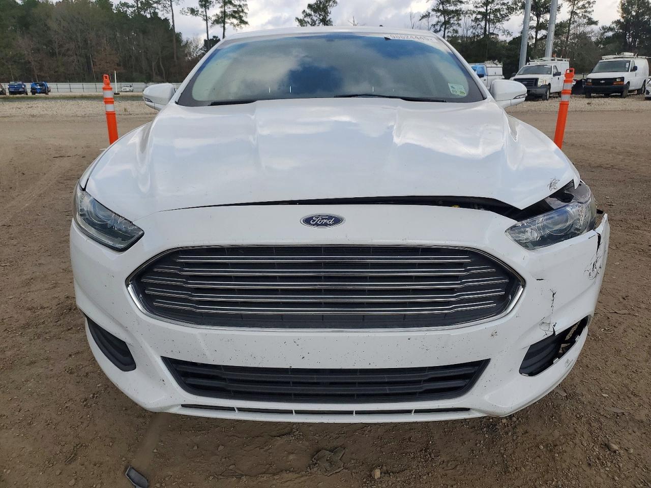 2014 FORD FUSION SE photo 13