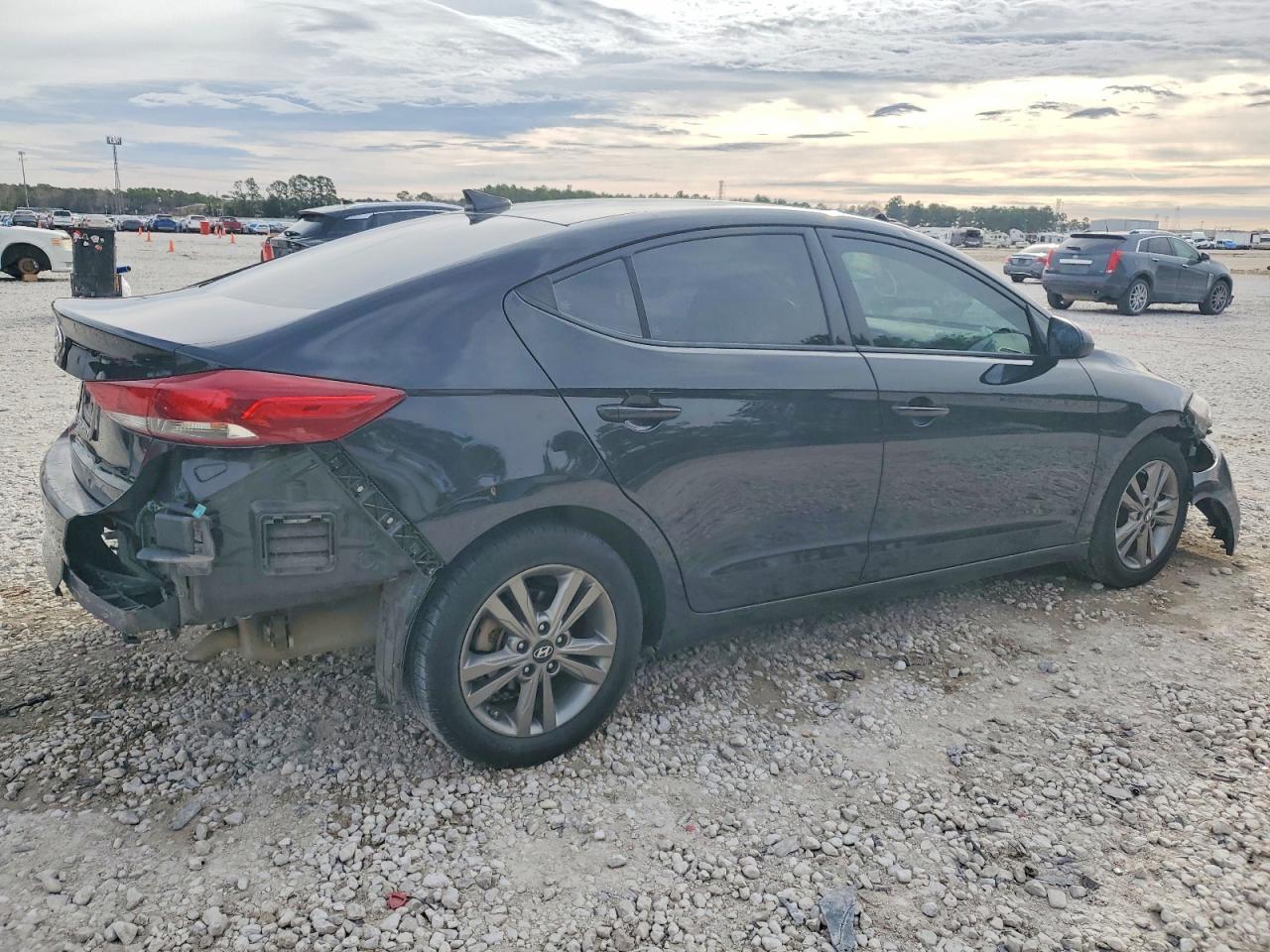 2018 HYUNDAI ELANTRA SEL photo 5