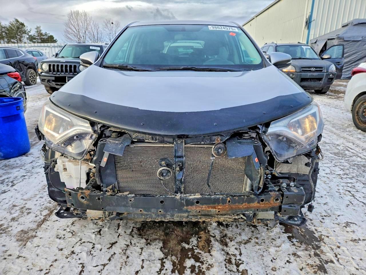 2016 TOYOTA RAV4 LE photo 9