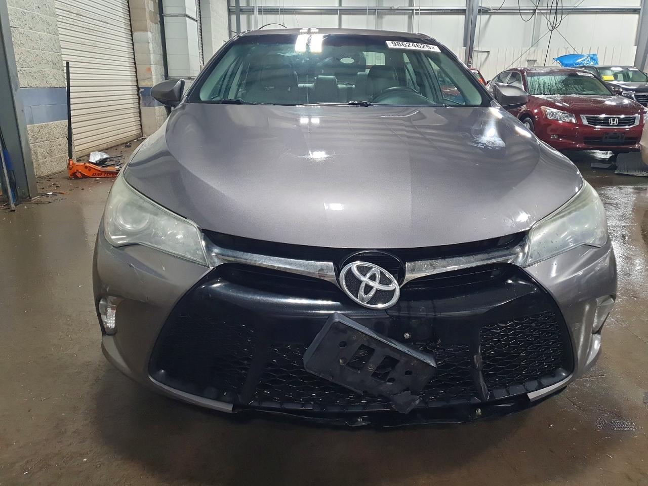 2016 TOYOTA CAMRY LE photo 5