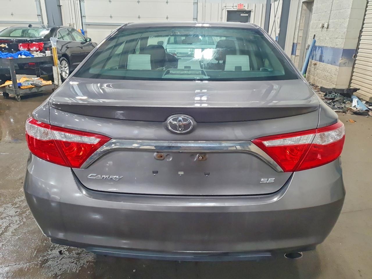 2016 TOYOTA CAMRY LE photo 6