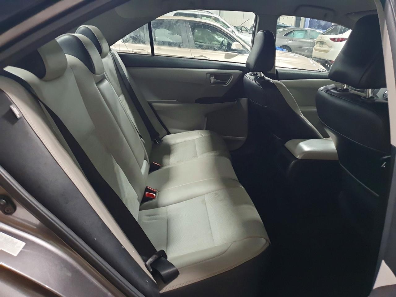 2016 TOYOTA CAMRY LE photo 10