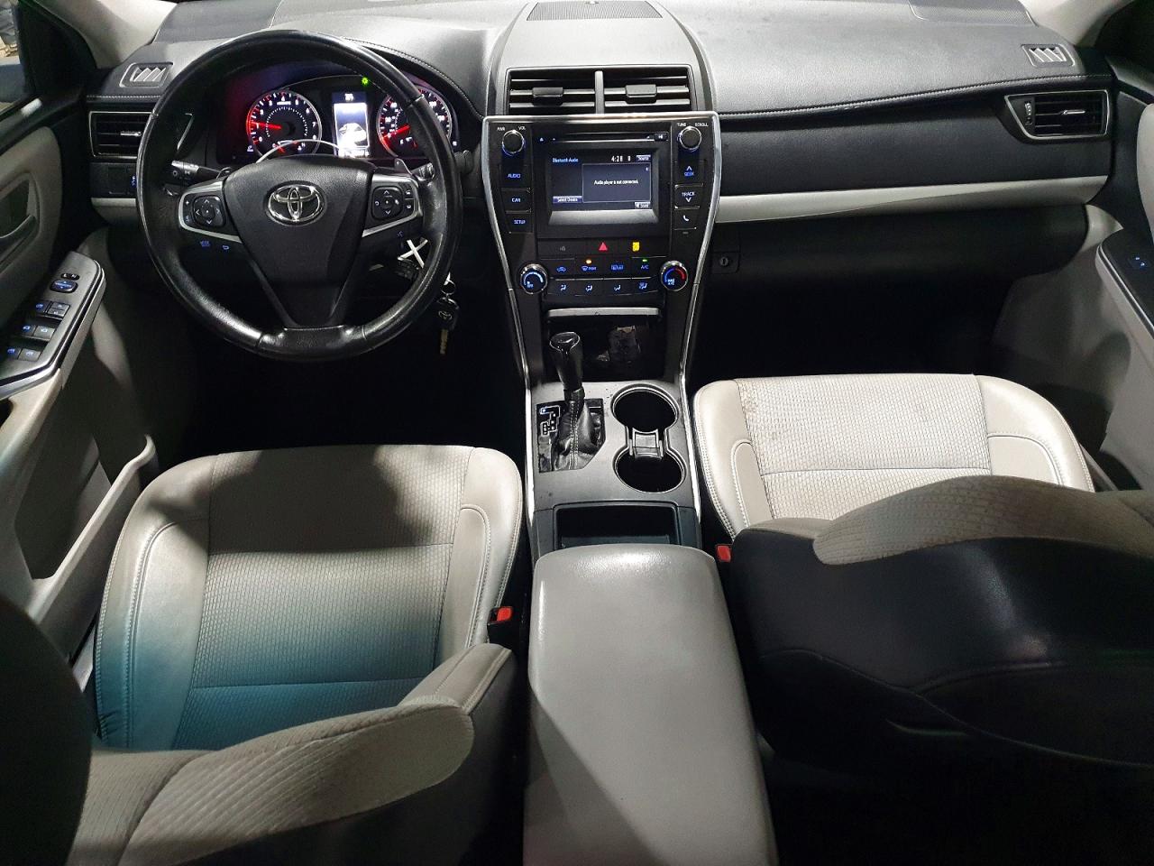 2016 TOYOTA CAMRY LE photo 8