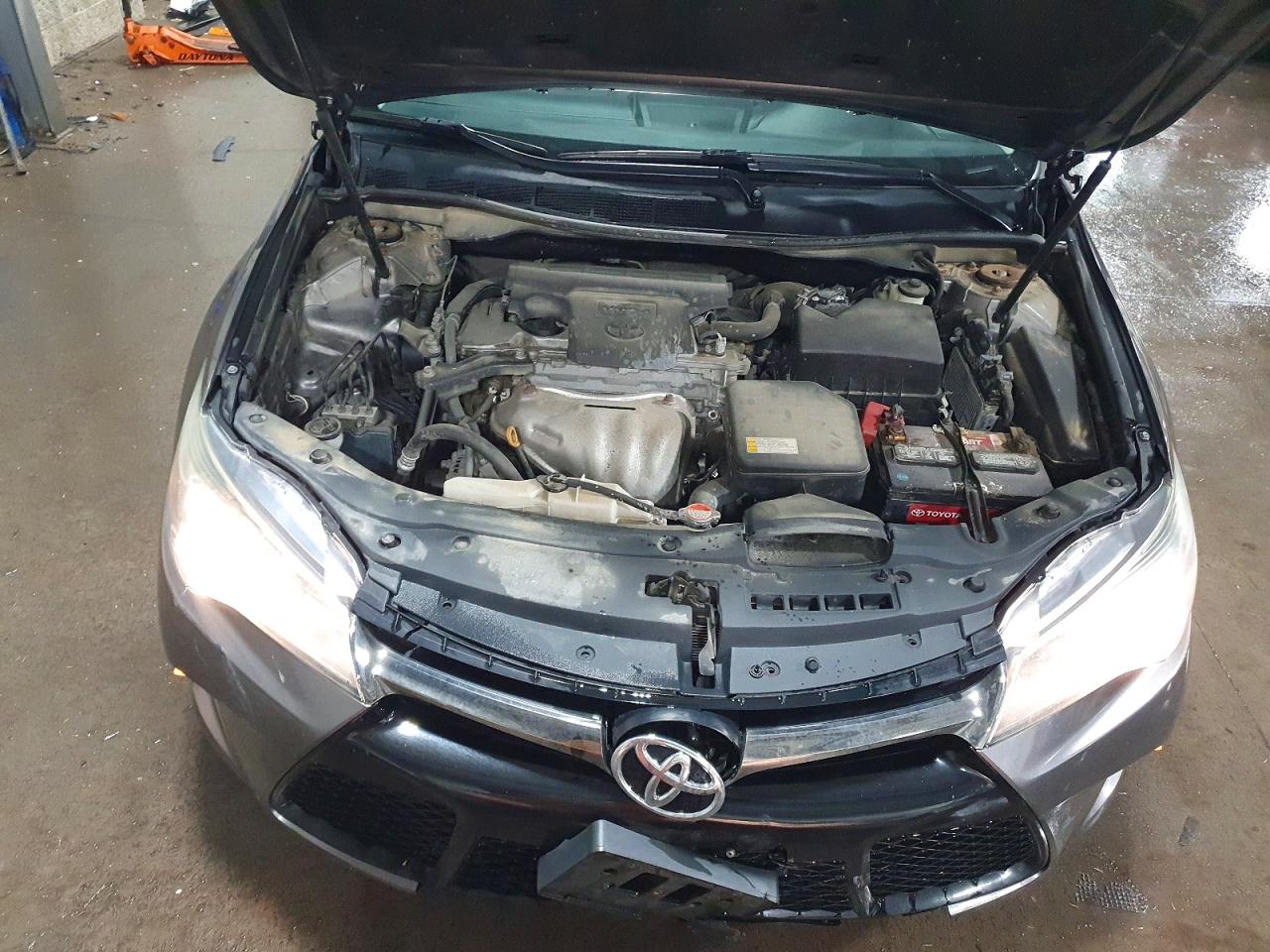 2016 TOYOTA CAMRY LE photo 11