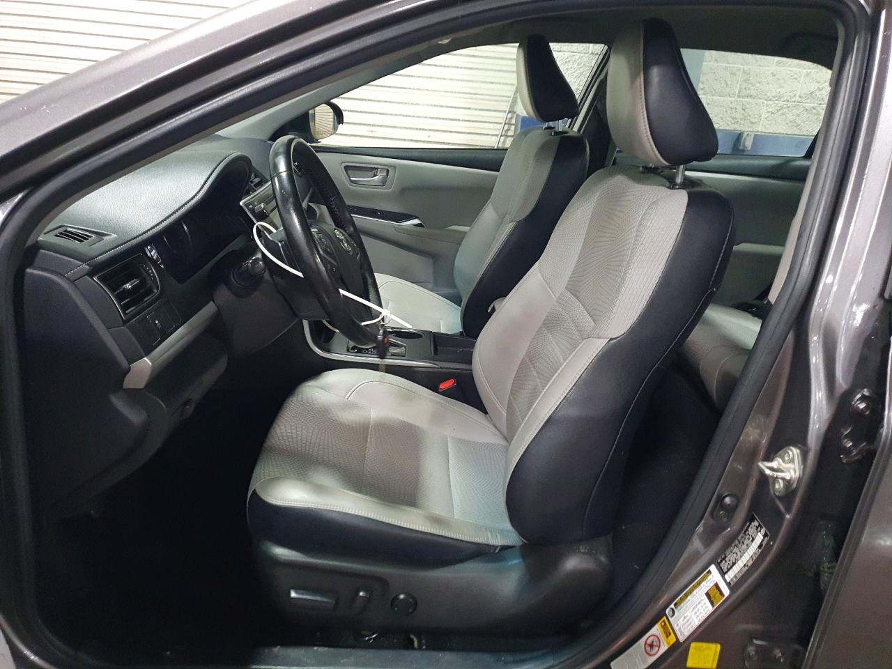 2016 TOYOTA CAMRY LE photo 7