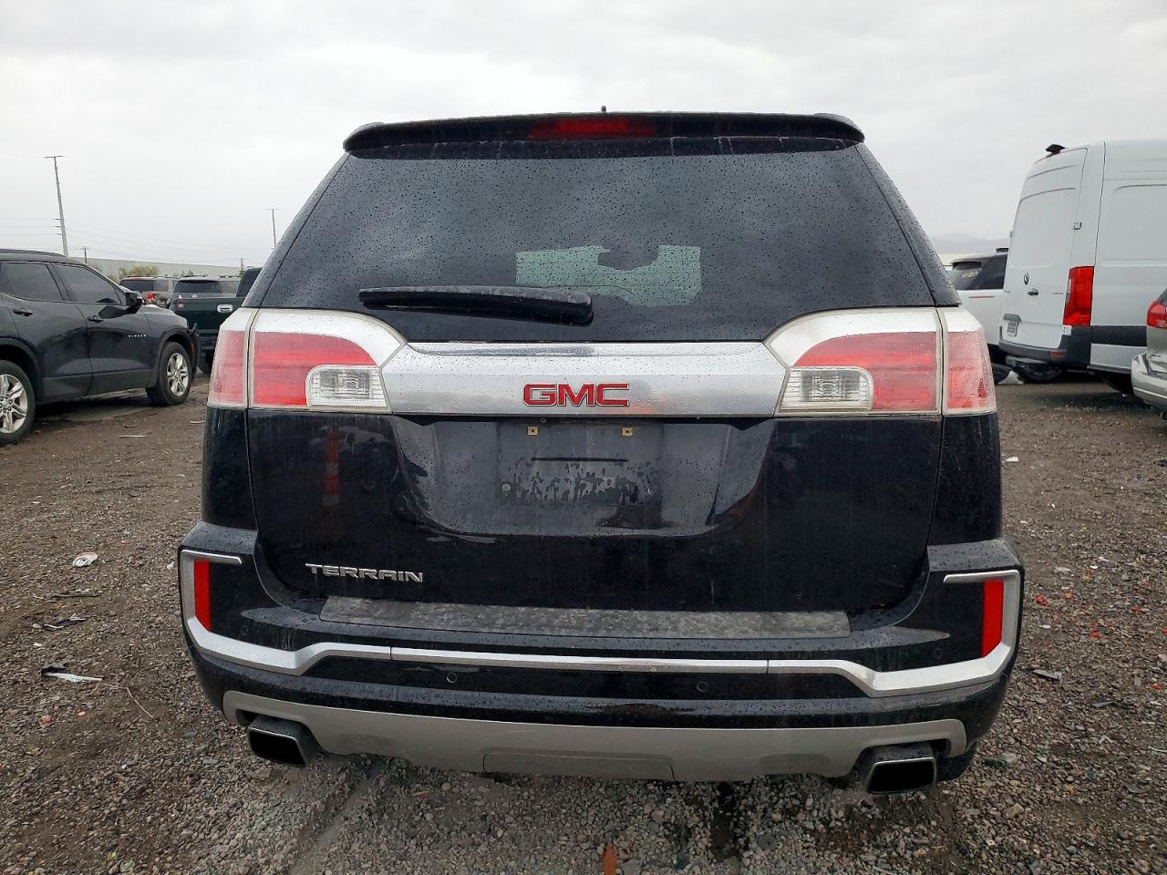 2017 GMC TERRAIN DENALI photo 6