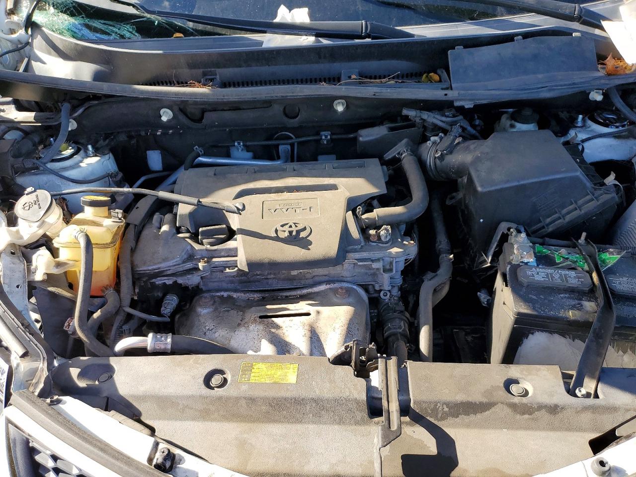 2013 TOYOTA RAV4 XLE photo 12