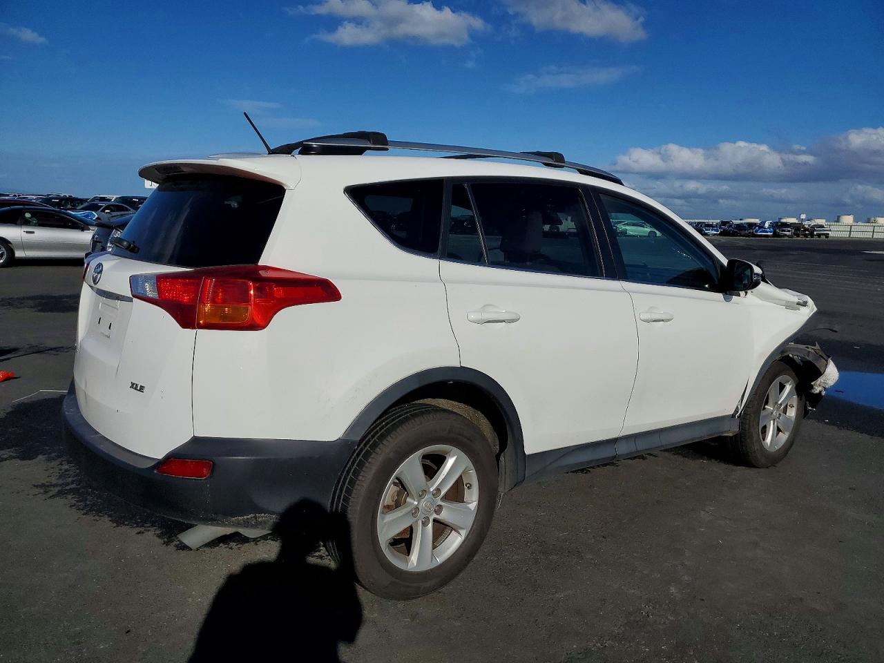 2013 TOYOTA RAV4 XLE photo 3