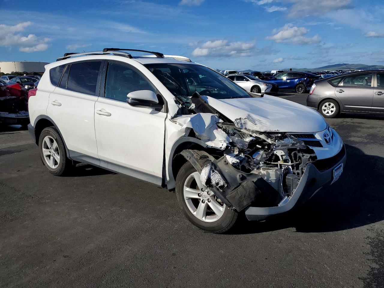 2013 TOYOTA RAV4 XLE photo 4