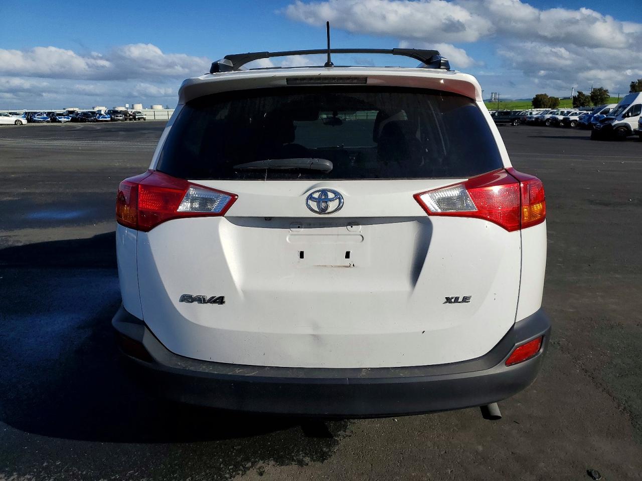 2013 TOYOTA RAV4 XLE photo 6
