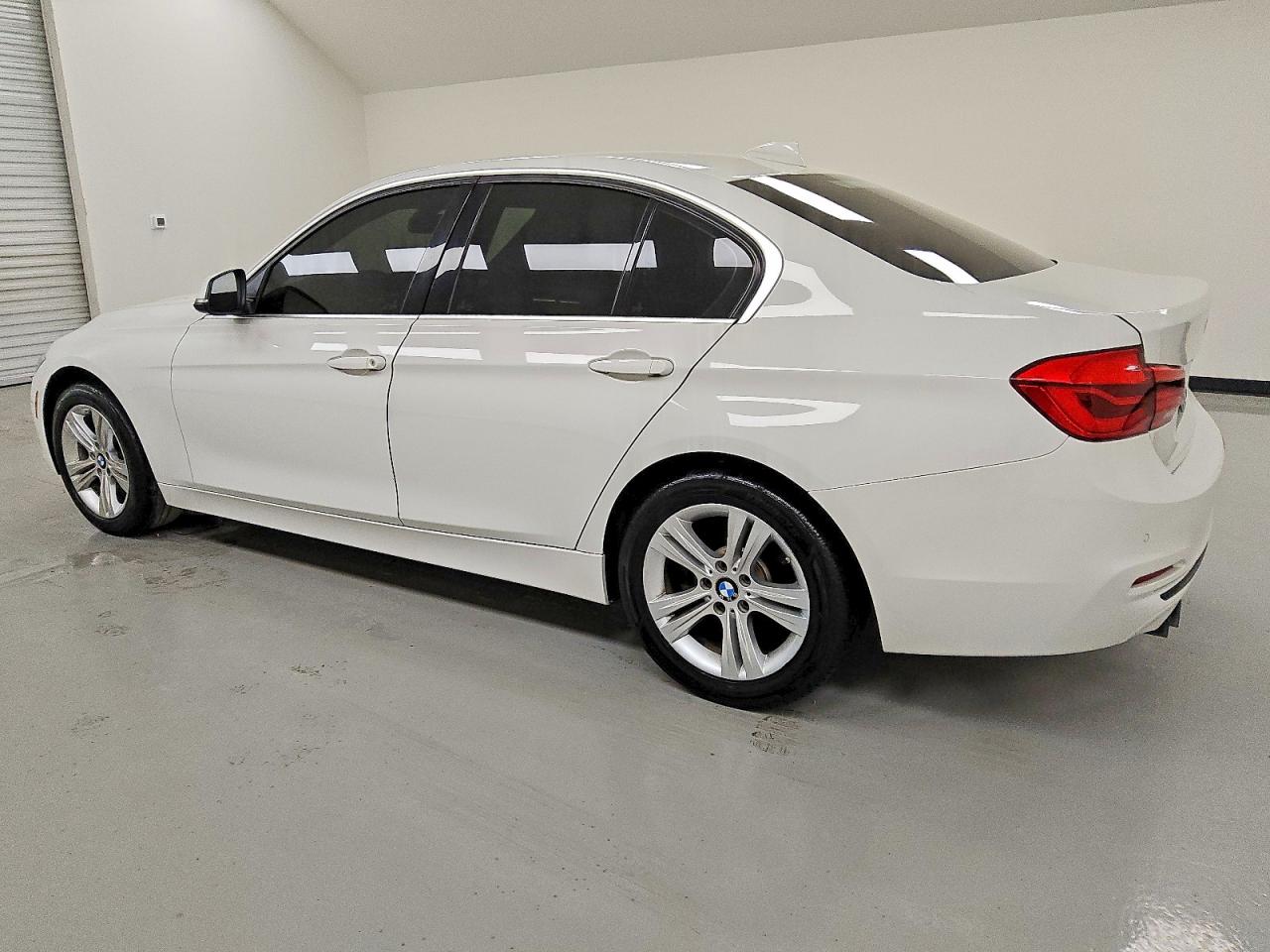 2017 BMW 330 I photo 2