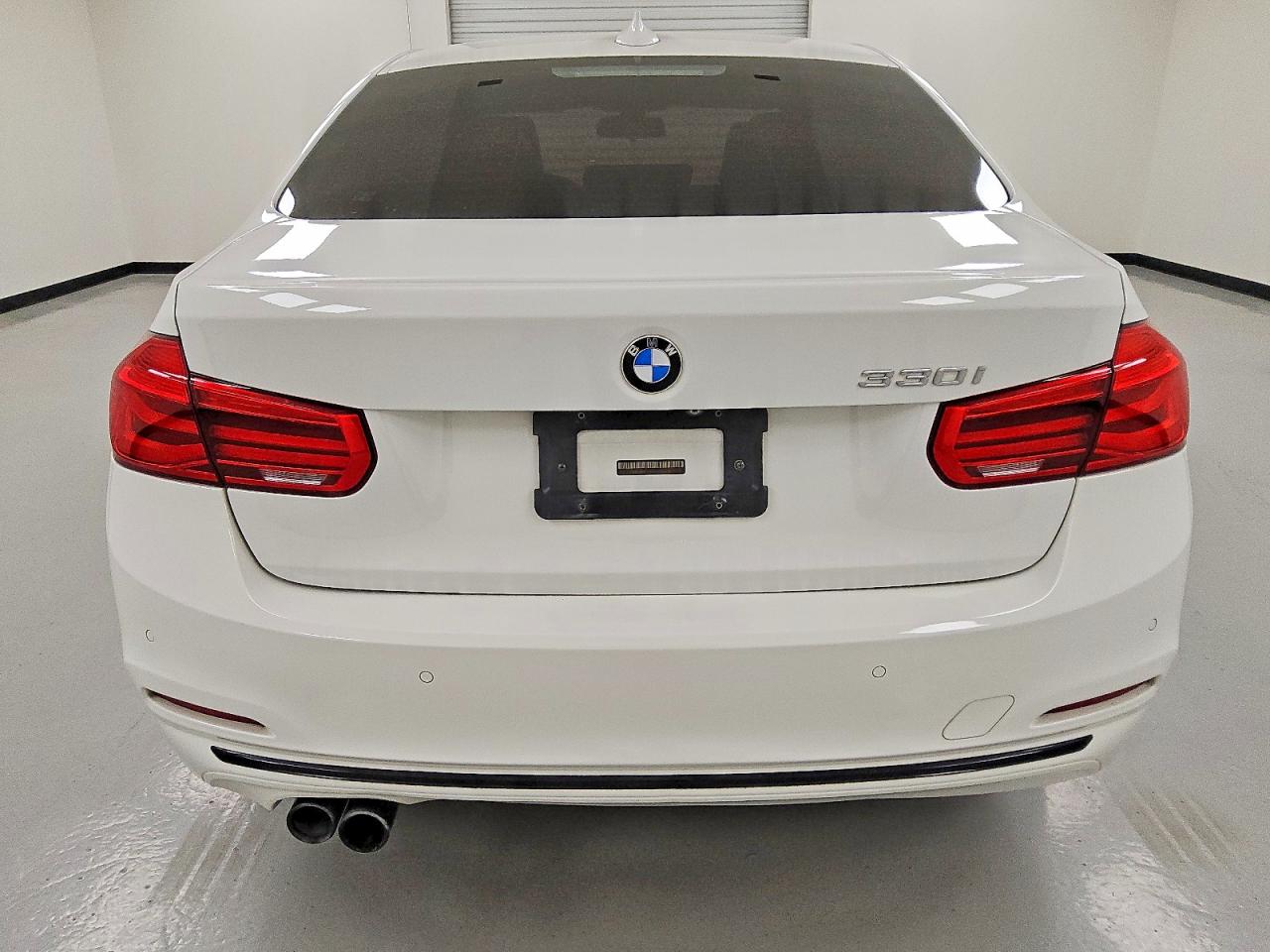 2017 BMW 330 I photo 6