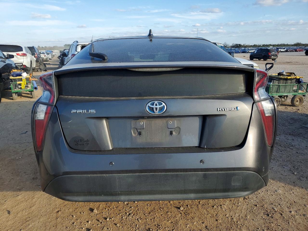 2018 TOYOTA PRIUS photo 6