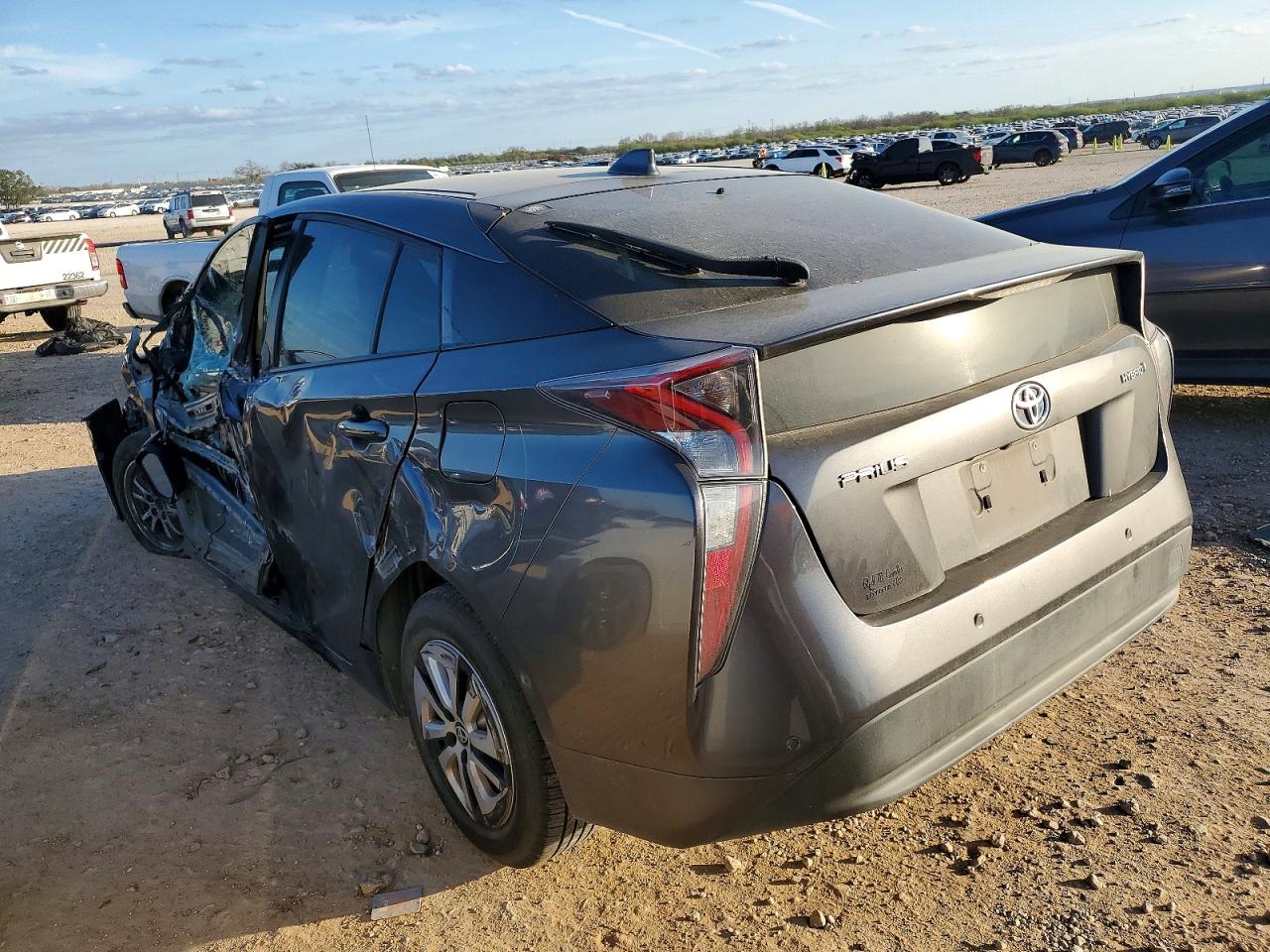 2018 TOYOTA PRIUS photo 2