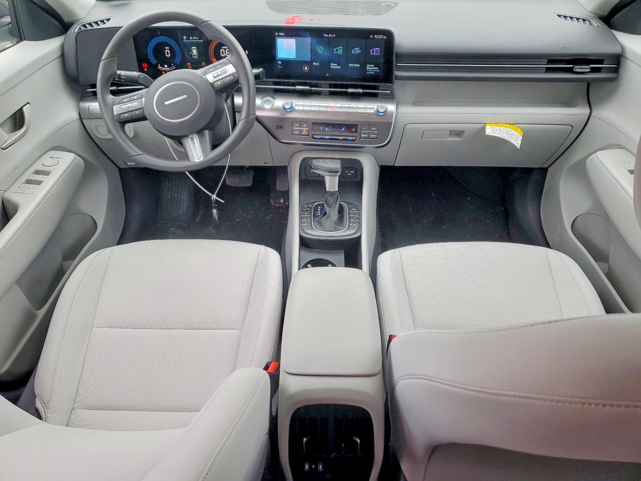 2025 HYUNDAI KONA SEL photo 8