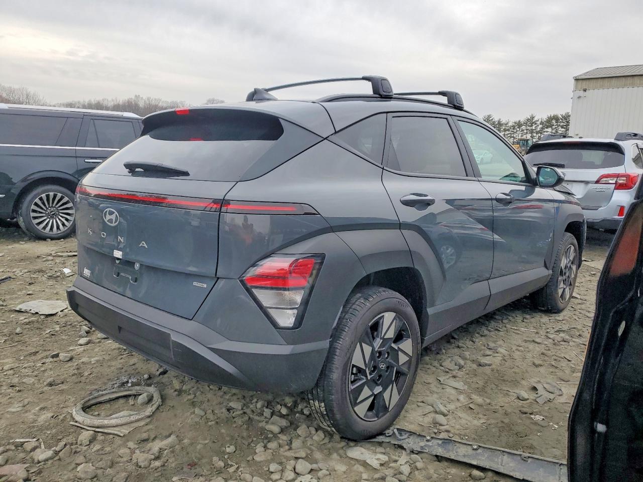 2025 HYUNDAI KONA SEL photo 3