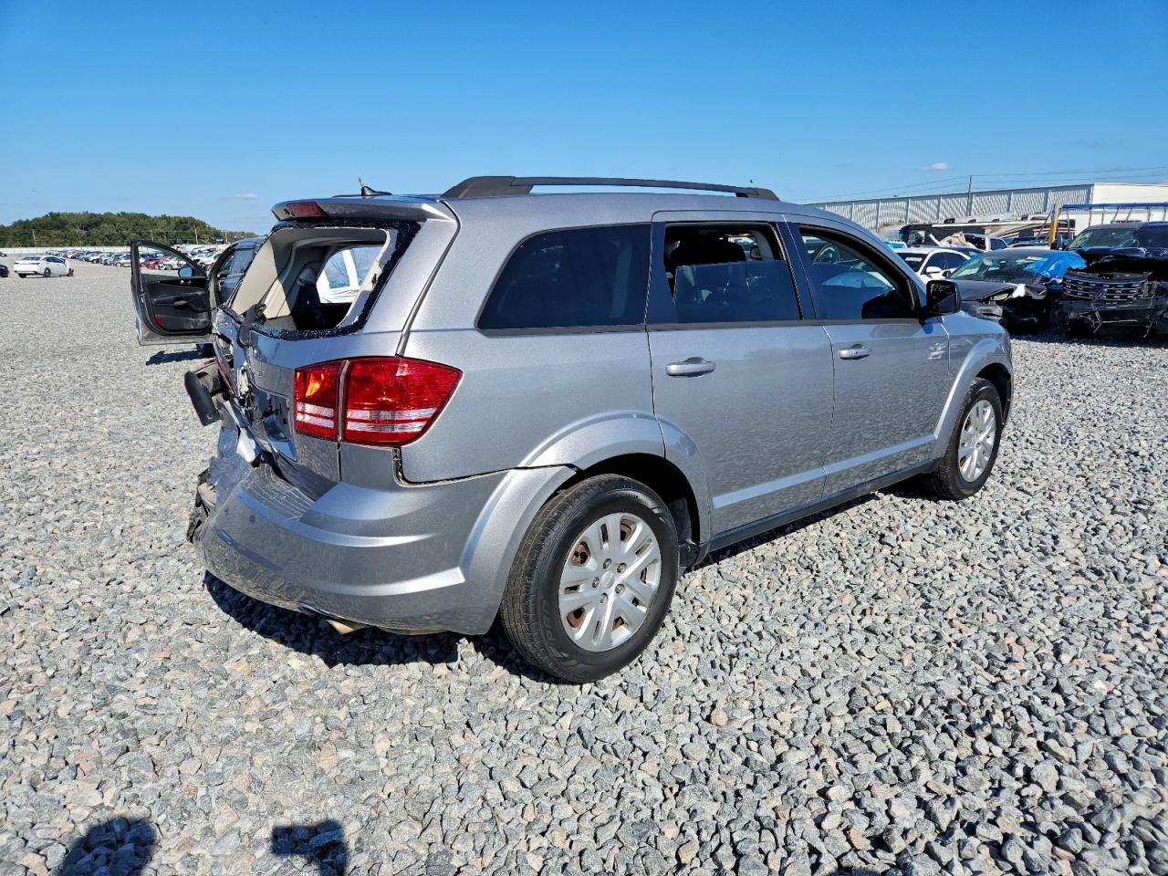 2017 DODGE JOURNEY SE photo 3