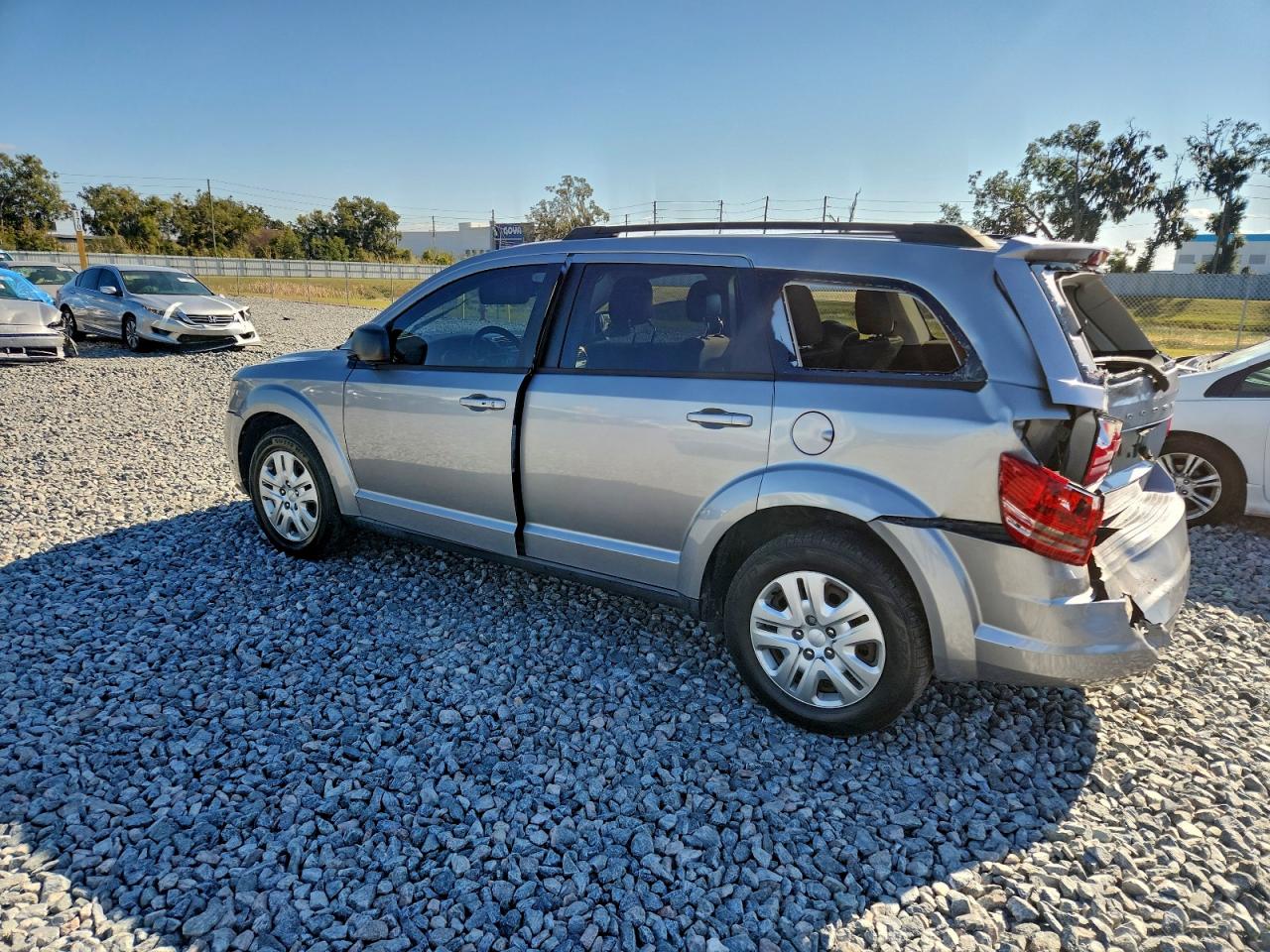 2017 DODGE JOURNEY SE photo 2