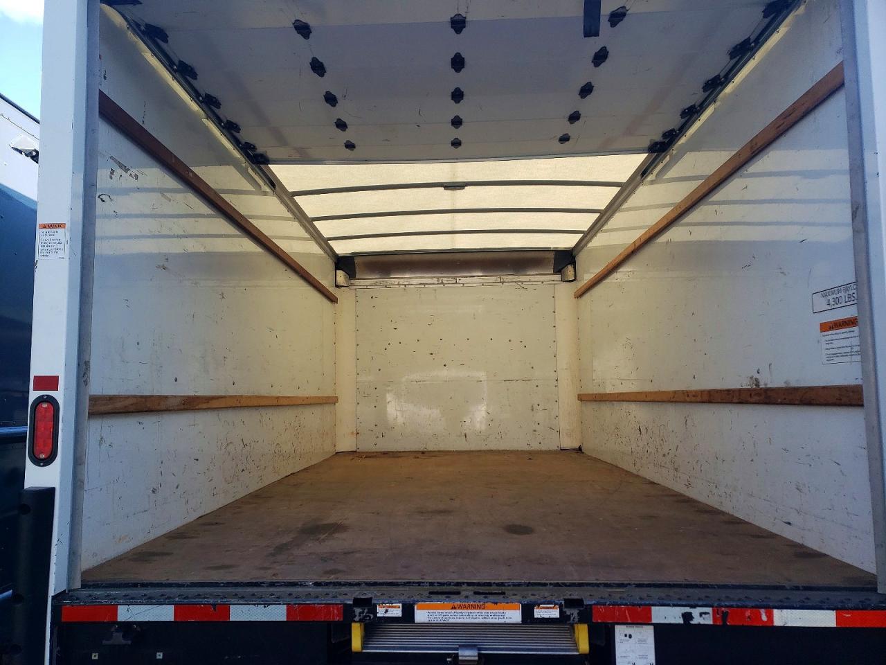 2023 GMC SAVANA CUT - BOX TRUCK photo 10