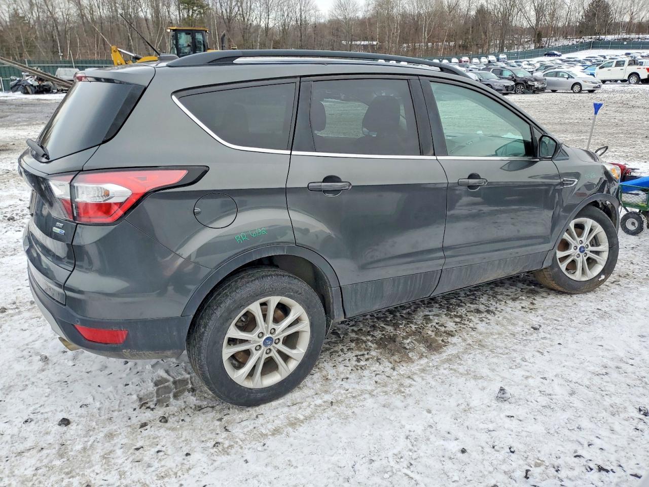 2017 FORD ESCAPE SE photo 5