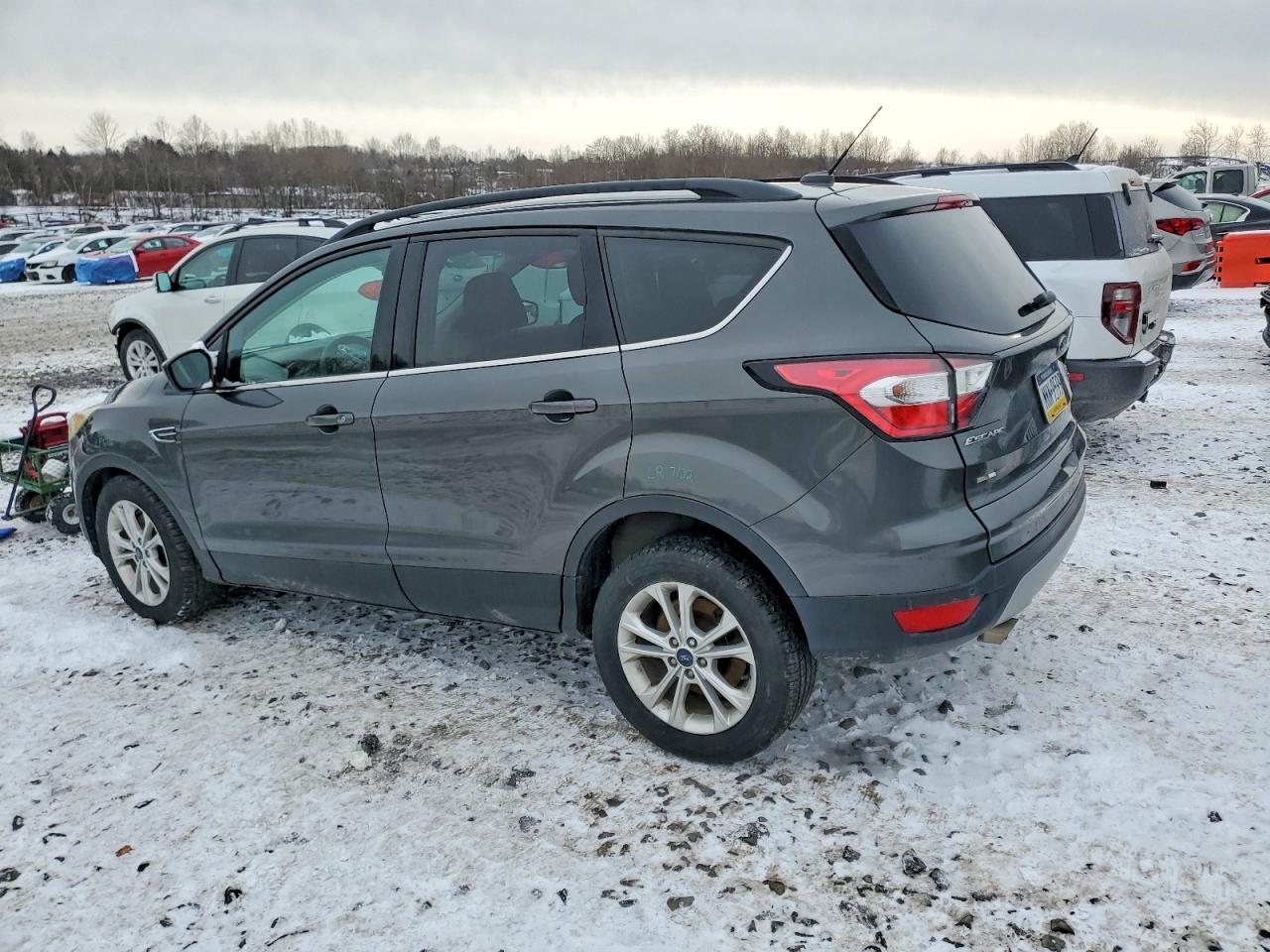 2017 FORD ESCAPE SE photo 3
