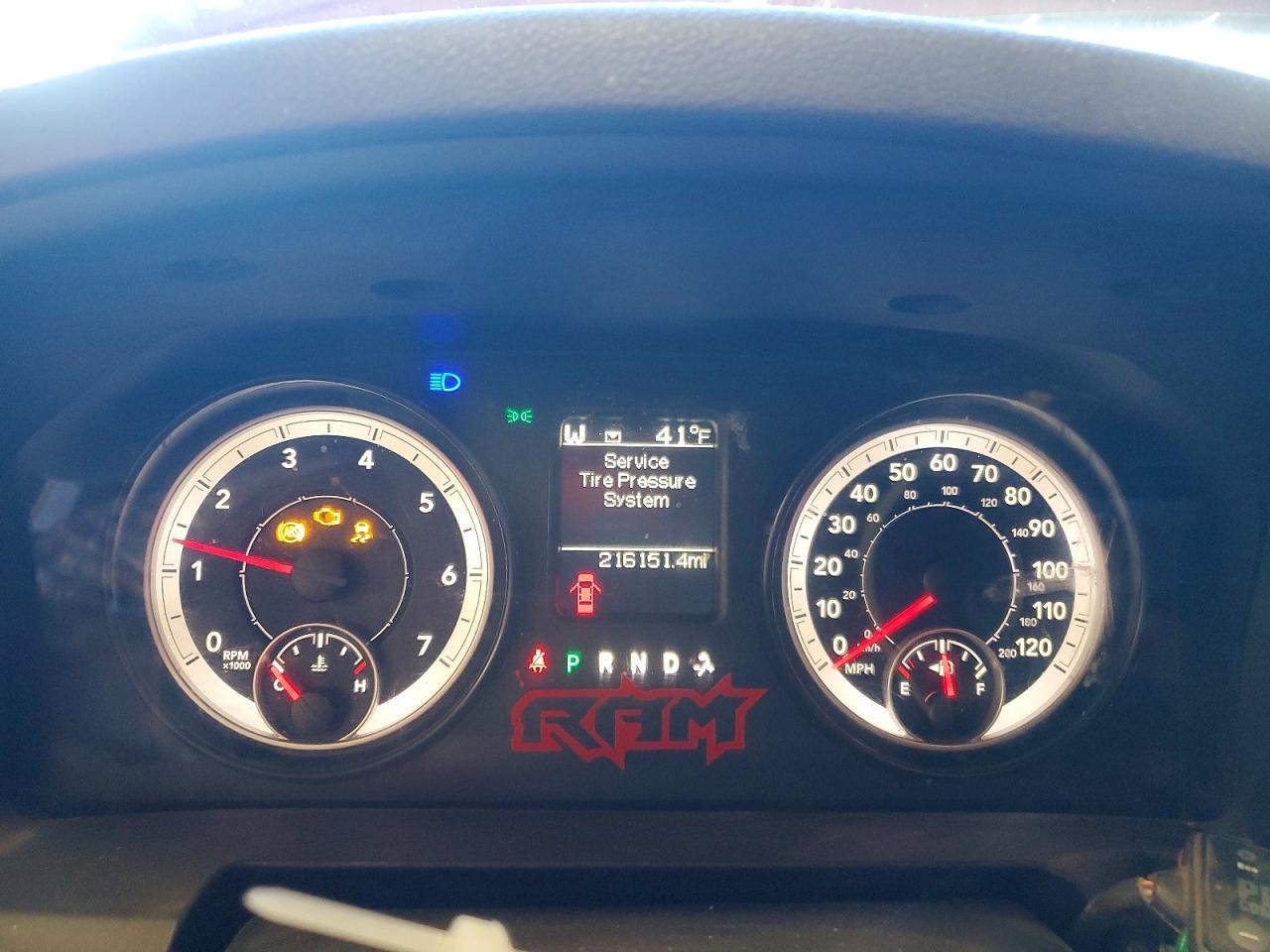 2015 RAM 1500 SLT photo 9