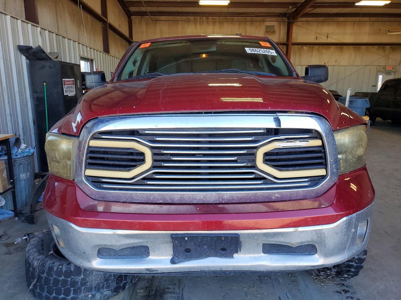 2015 RAM 1500 SLT photo 5