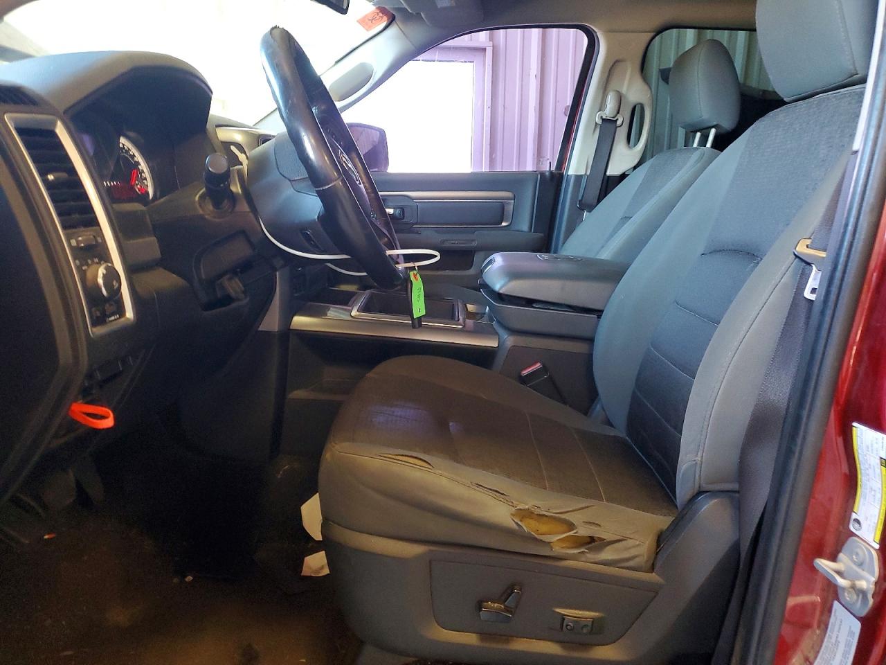 2015 RAM 1500 SLT photo 7