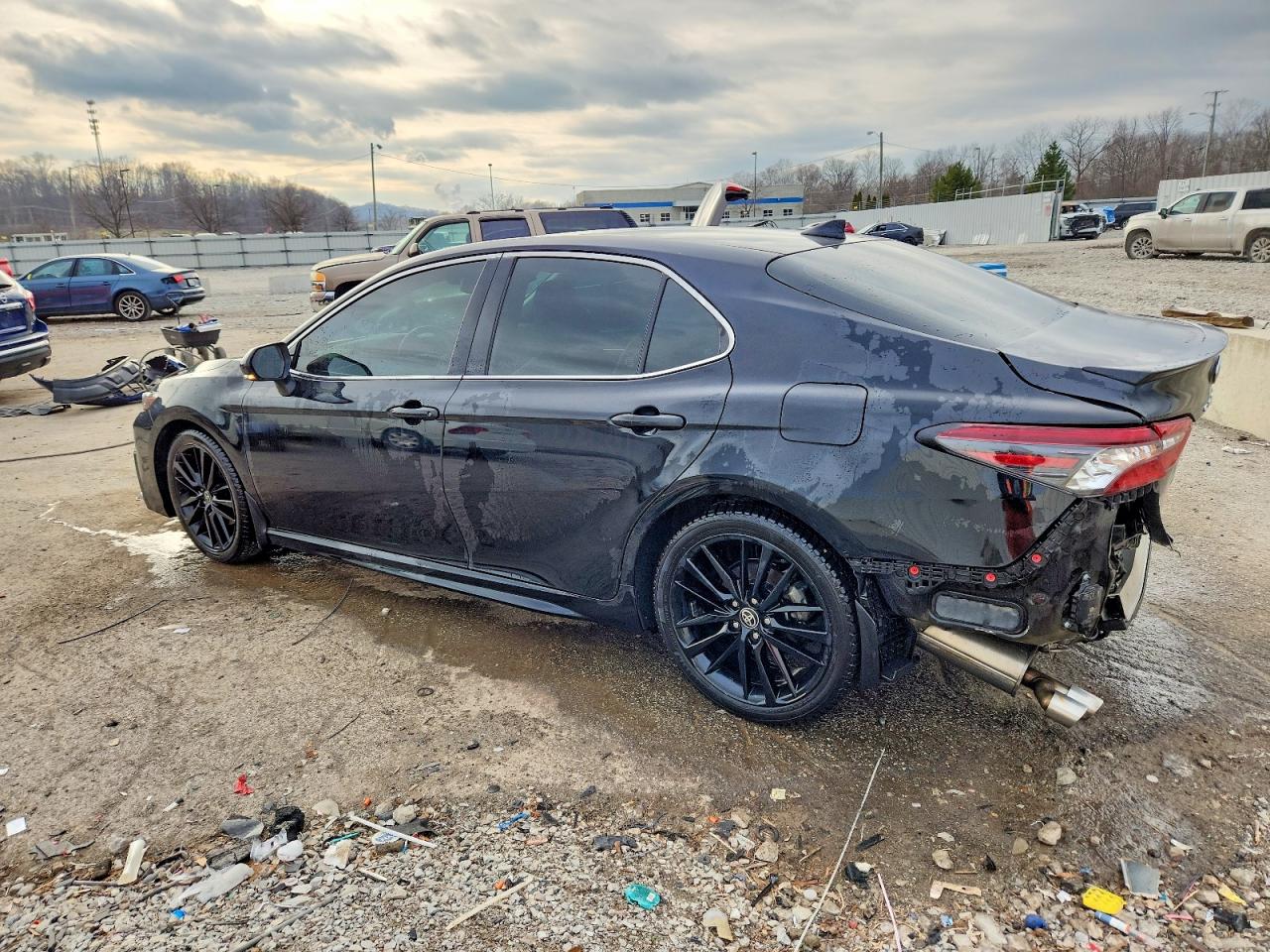2022 TOYOTA CAMRY XSE photo 3