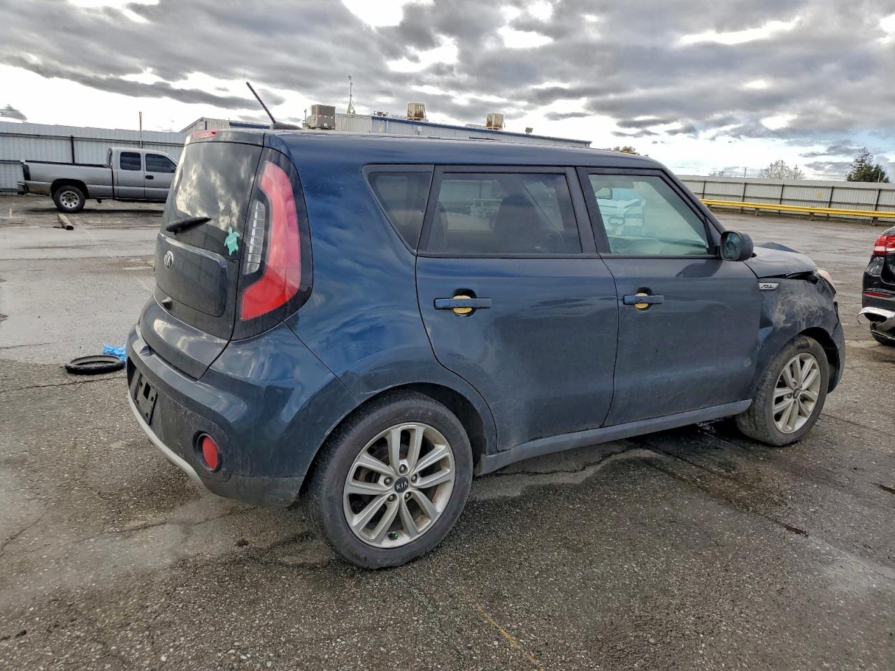 2017 KIA SOUL + photo 3