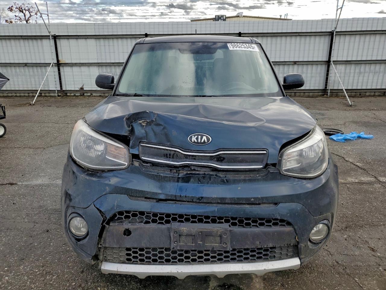 2017 KIA SOUL + photo 5