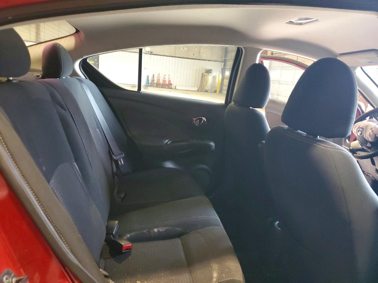 2014 NISSAN VERSA S photo 10