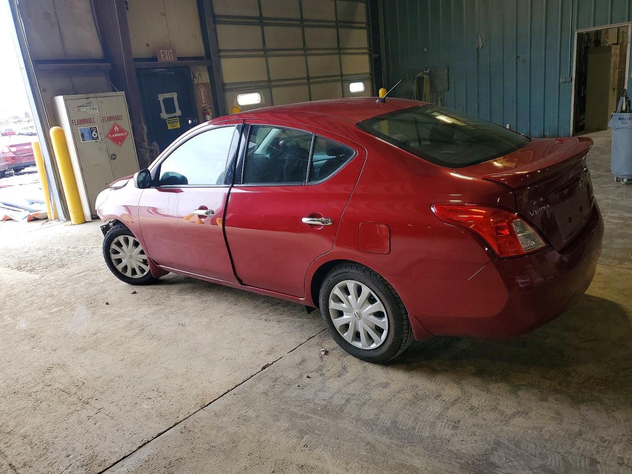 2014 NISSAN VERSA S photo 2