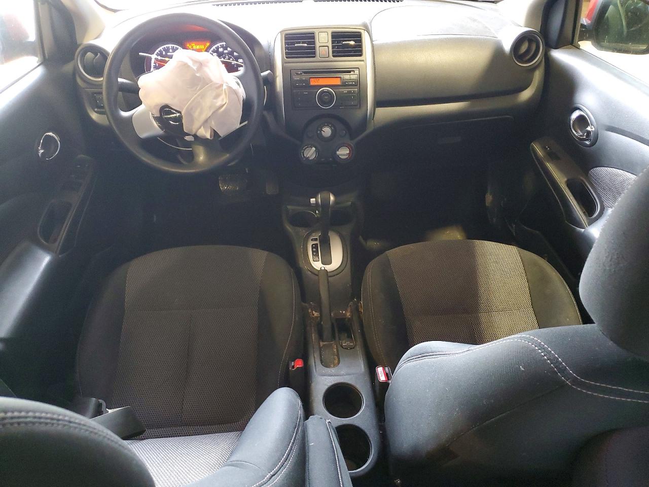 2014 NISSAN VERSA S photo 8