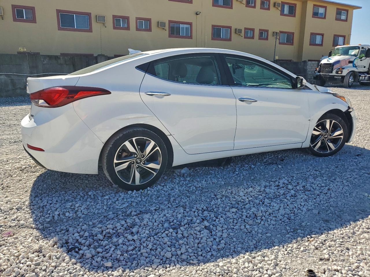 2014 HYUNDAI ELANTRA SE photo 3