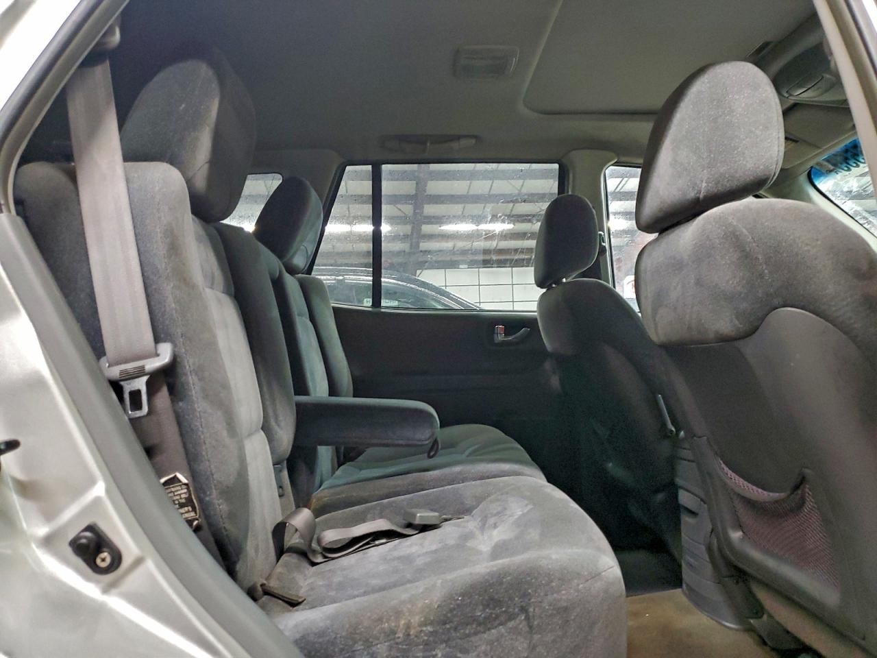 2004 HYUNDAI SANTA FE GLS photo 11