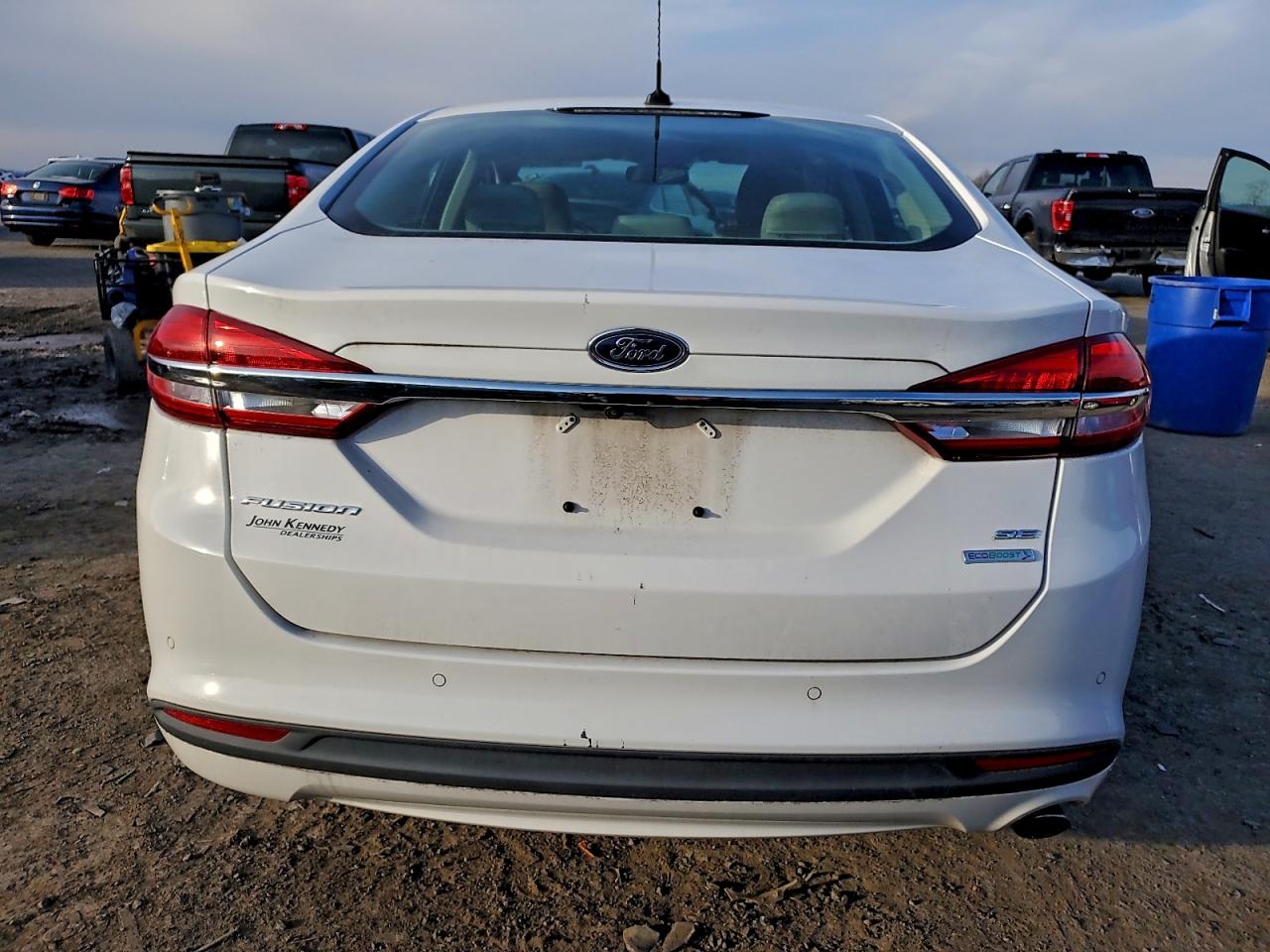 2017 FORD FUSION SE photo 11