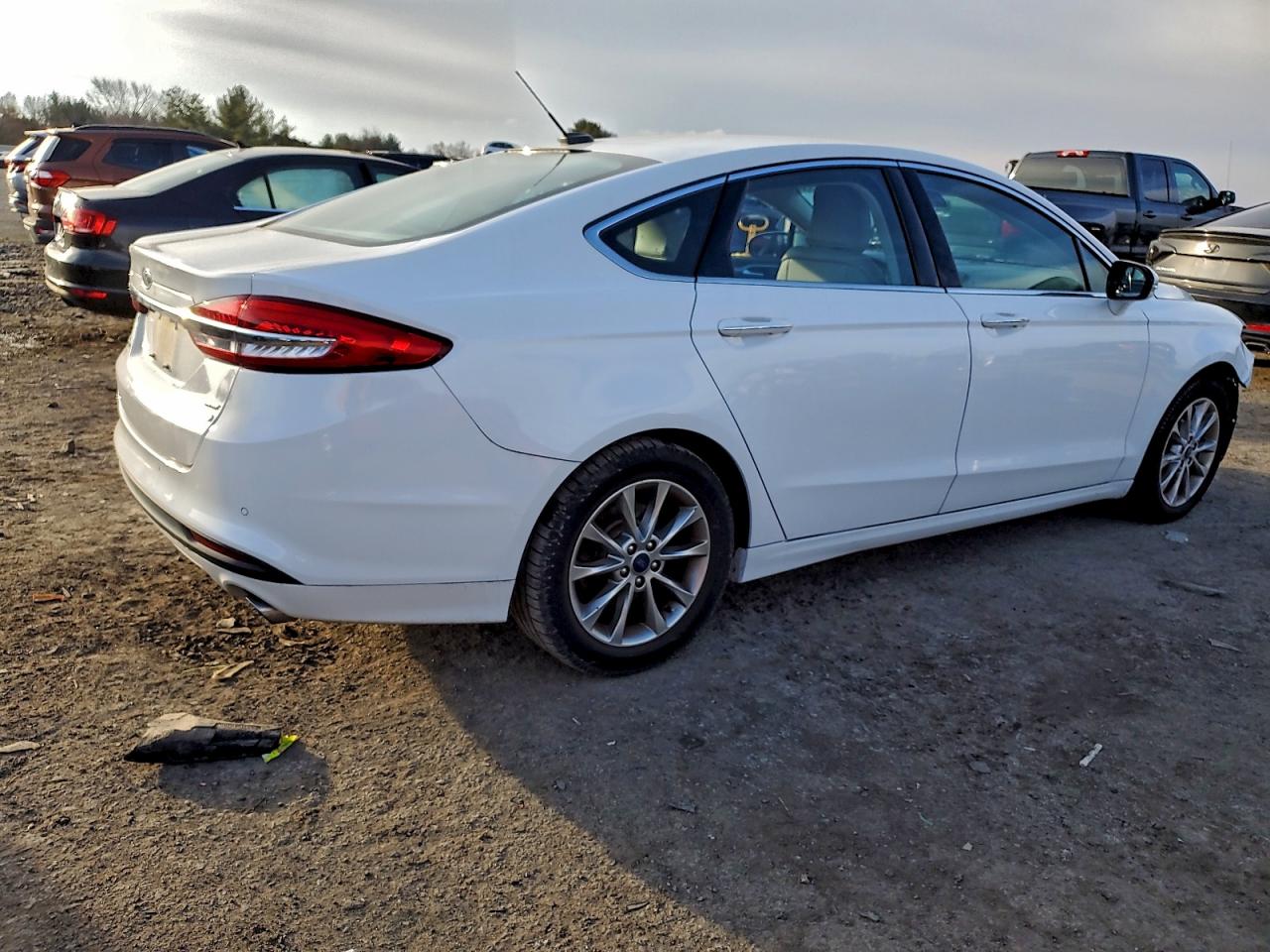 2017 FORD FUSION SE photo 5