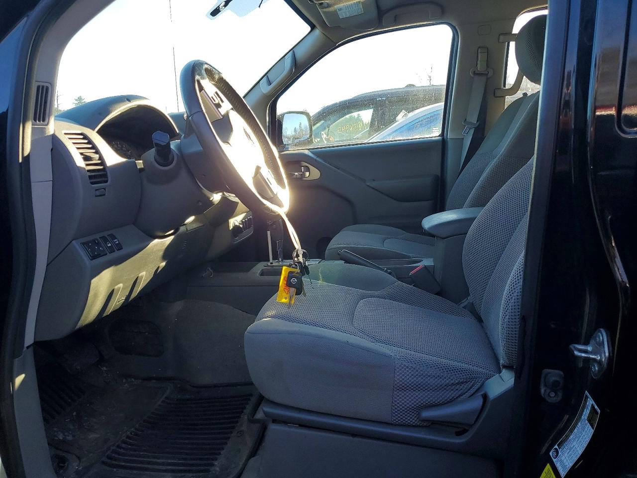 2017 NISSAN FRONTIER S photo 7