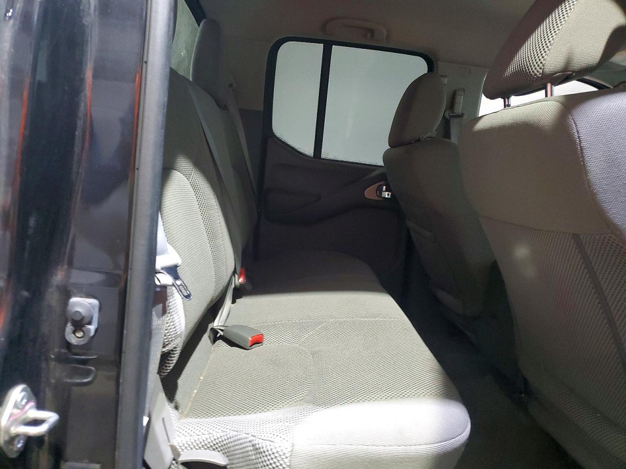 2017 NISSAN FRONTIER S photo 10