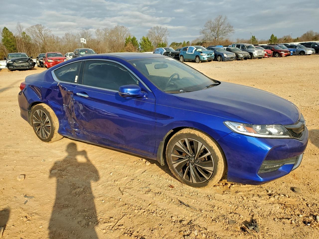 2017 HONDA ACCORD EX photo 4
