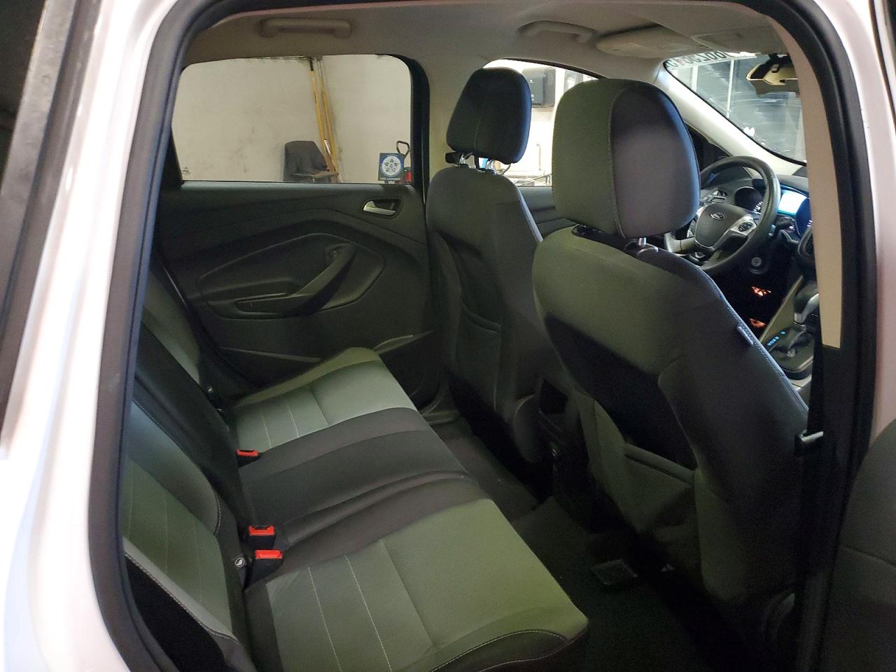 2016 FORD ESCAPE SE photo 11