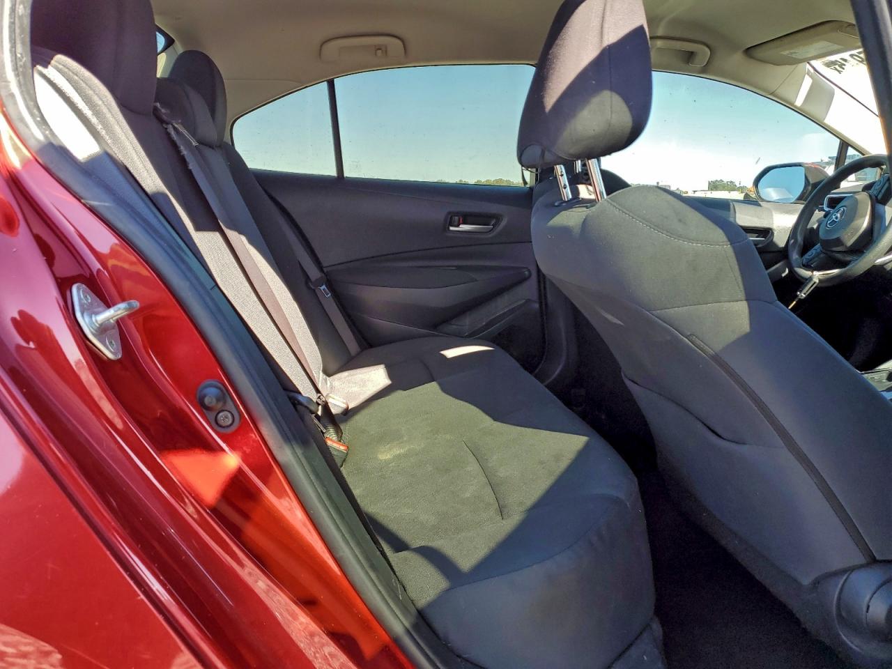 2021 TOYOTA COROLLA LE photo 10