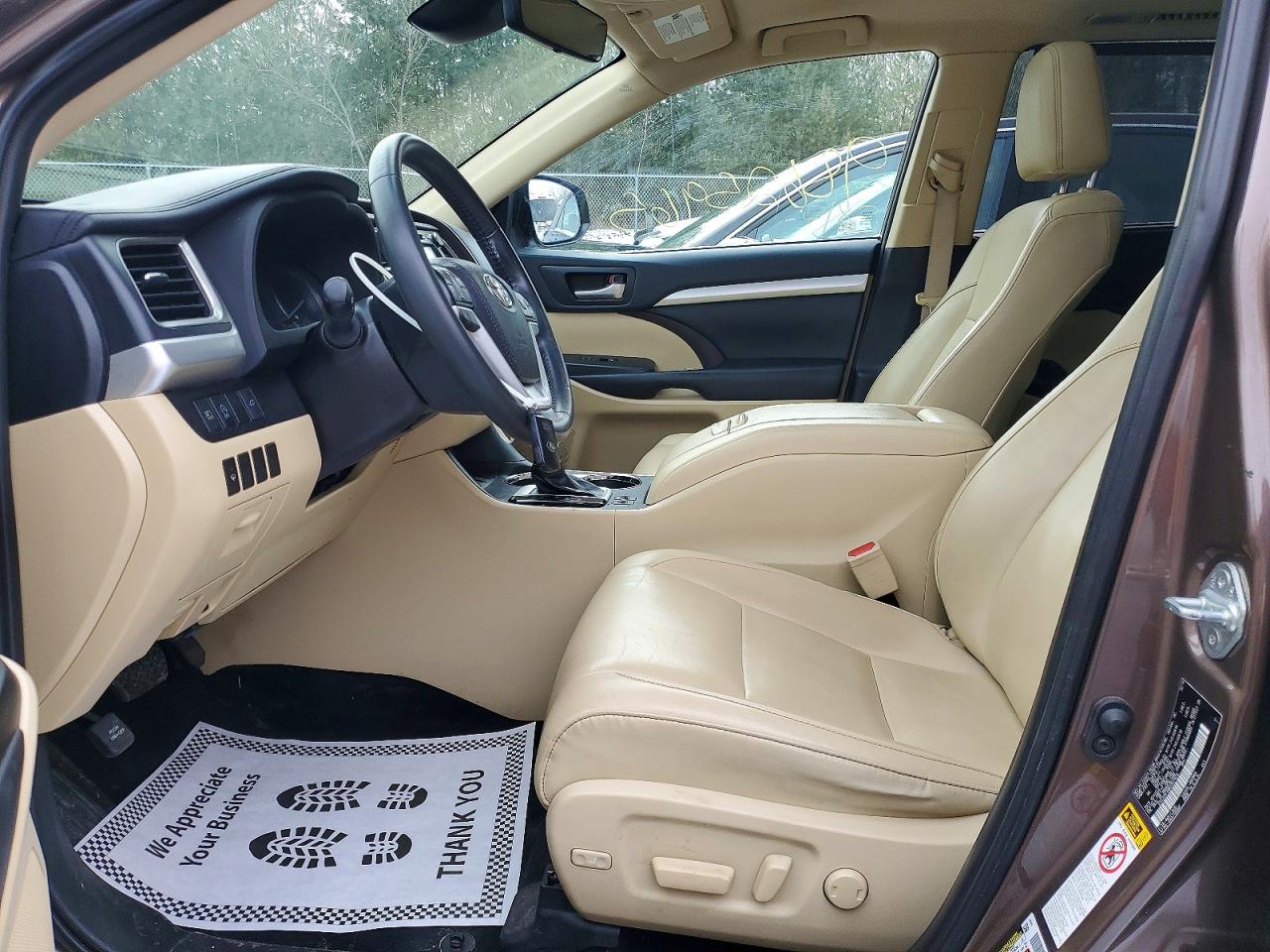 2019 TOYOTA HIGHLANDER XLE photo 7