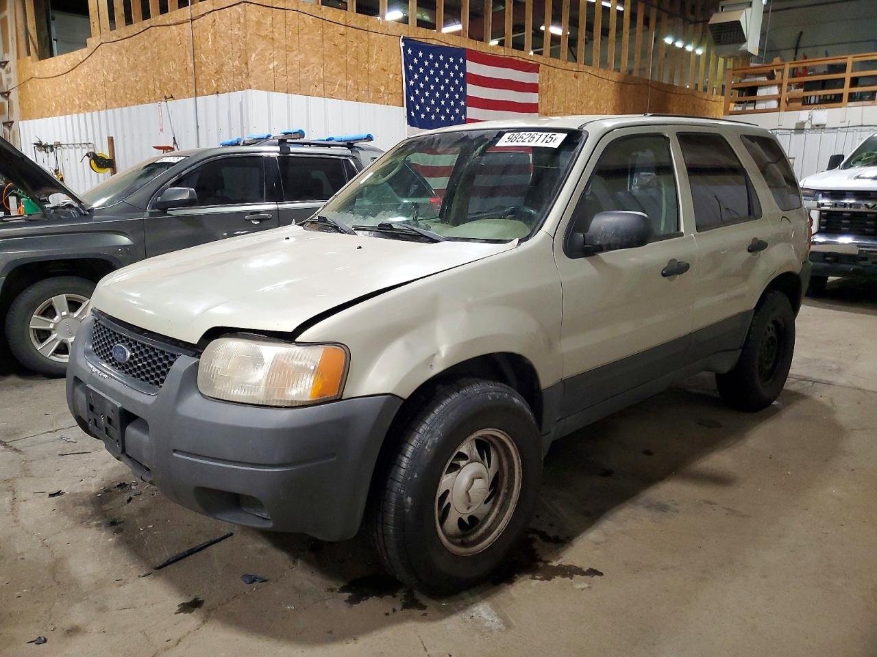 2004 FORD ESCAPE XLS photo 2