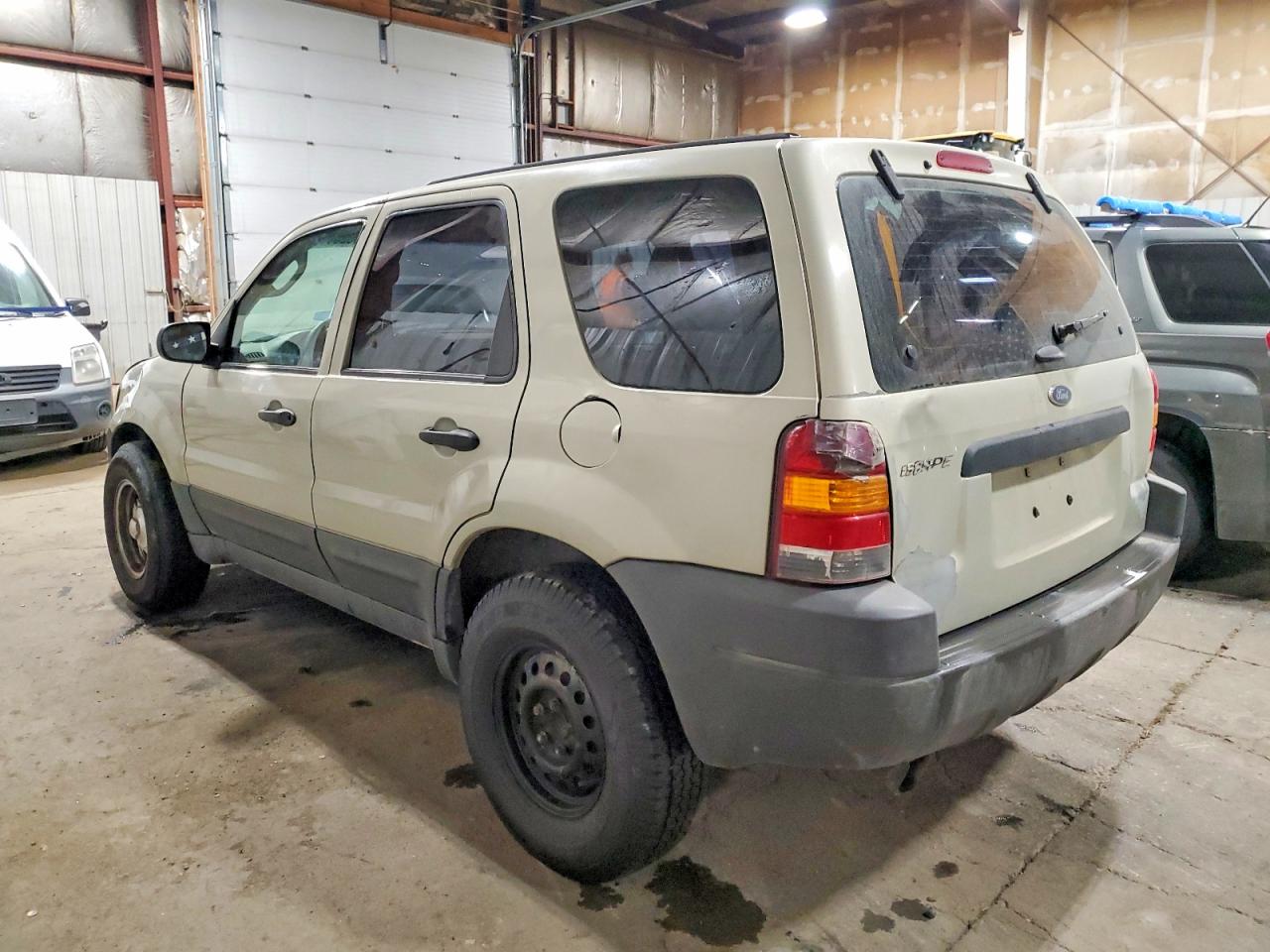 2004 FORD ESCAPE XLS photo 3