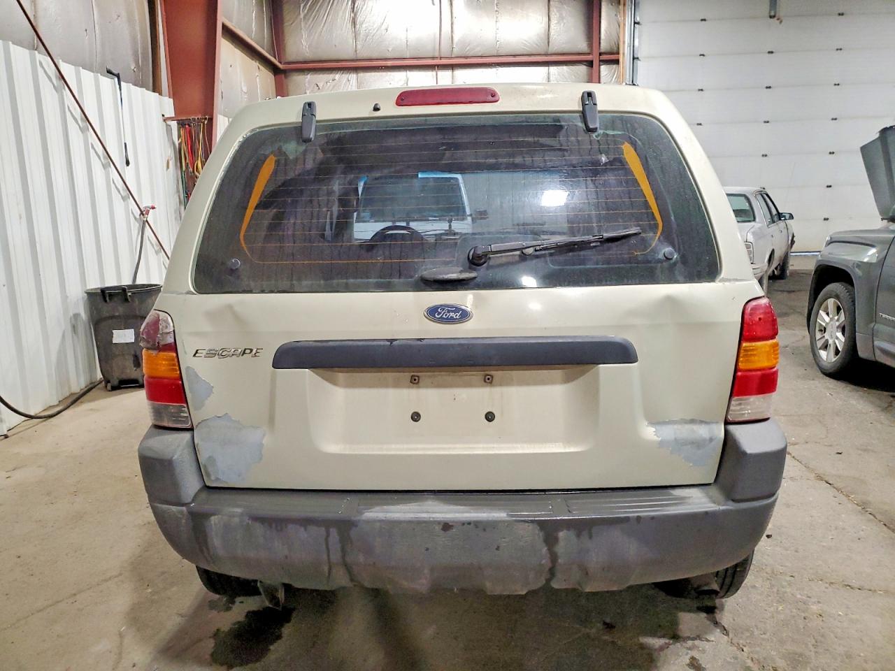 2004 FORD ESCAPE XLS photo 11