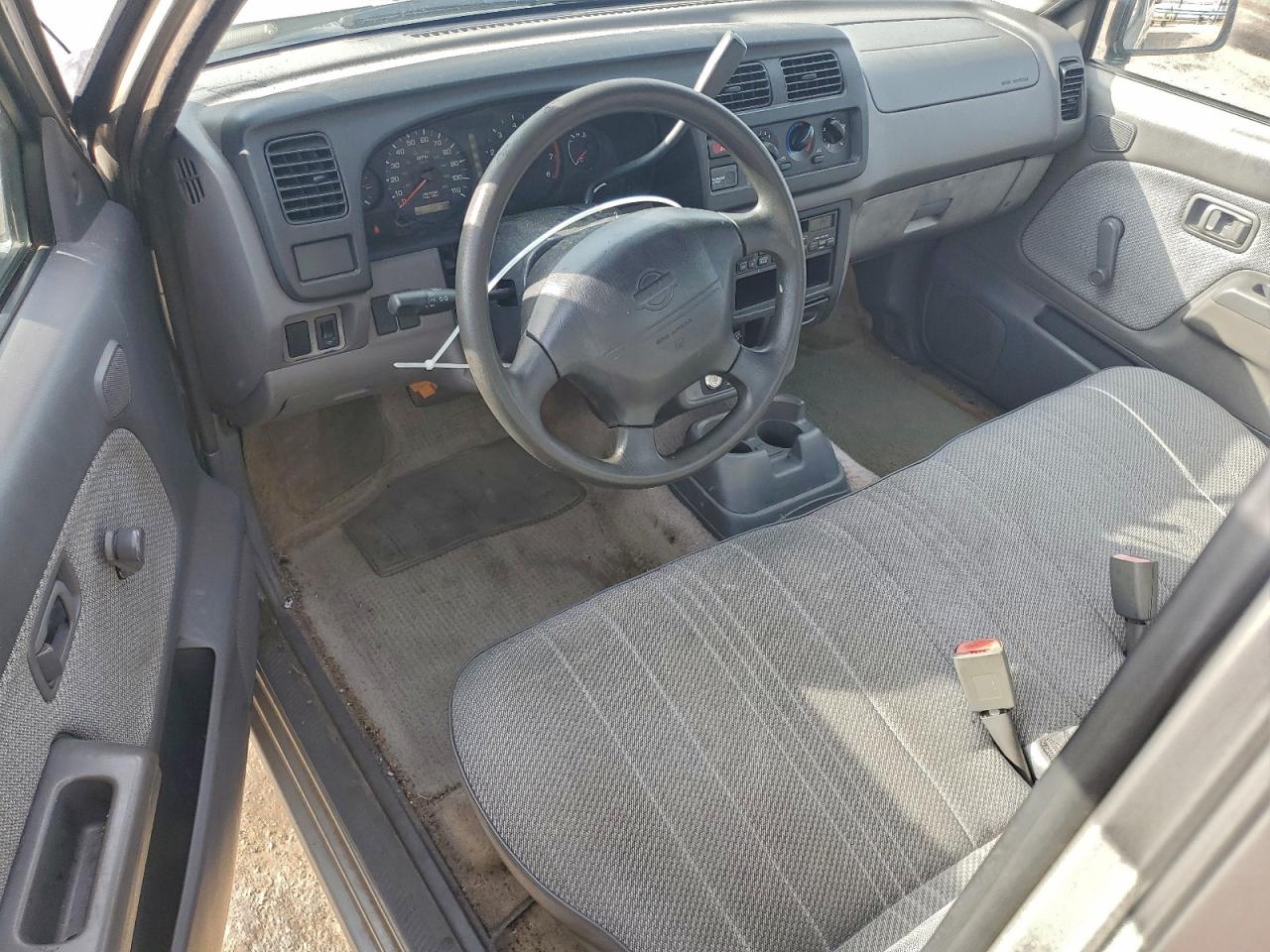 2000 NISSAN FRONTIER XE photo 8