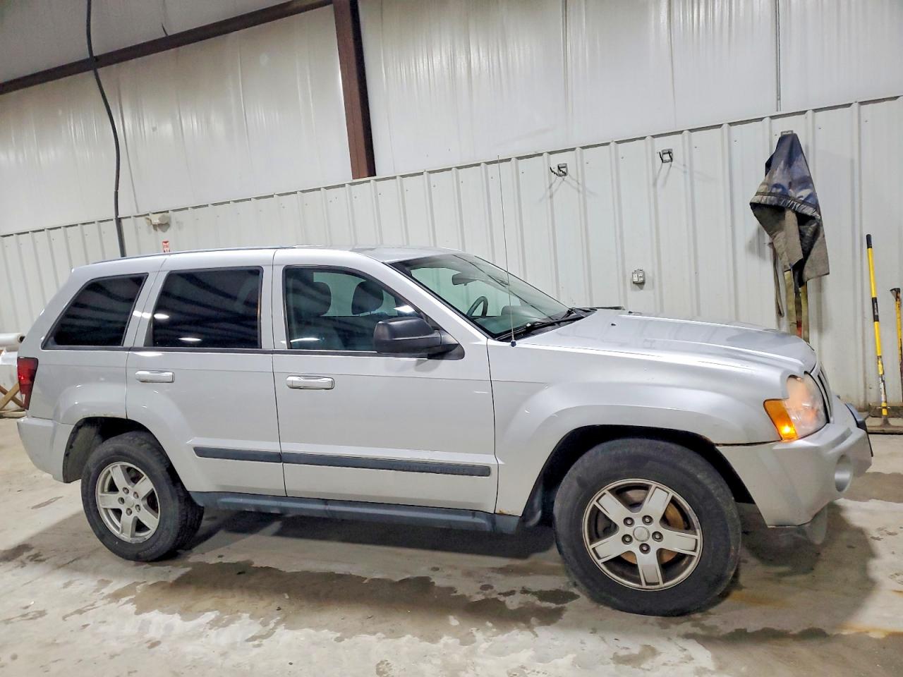 2007 JEEP GRAND CHEROKEE LAREDO photo 4