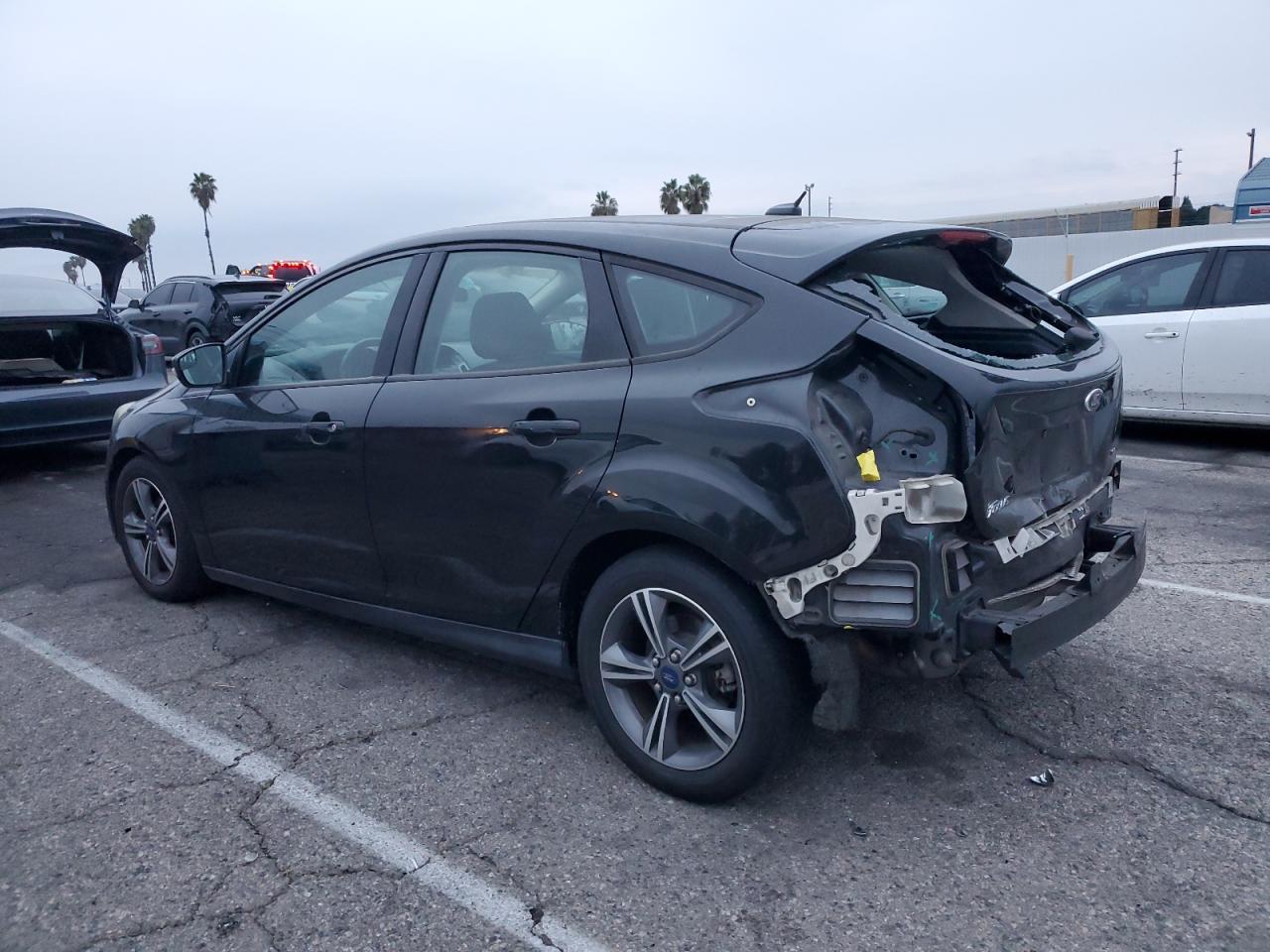 2014 FORD FOCUS SE photo 2